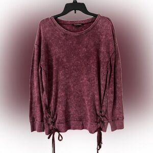 Madden sweatshirt-like material top w/ short lace up side - size M.